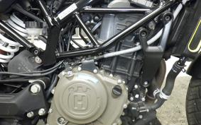 HUSQVARNA SVARTPILEN 250 2014