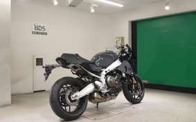 YAMAHA XSR900 GP 2025