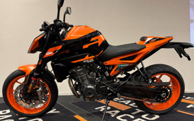 KTM 890 DUKE GP TU940