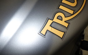TRIUMPH STREET TRIPLE R 2014