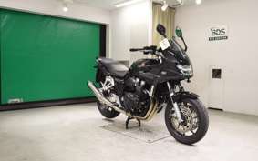 HONDA CB1300SB SUPER BOLDOR 2025 SC54