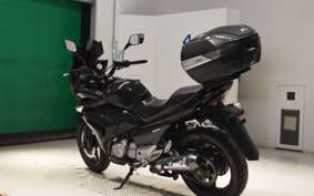 SUZUKI GSR250F