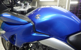 SUZUKI GSR250S