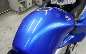 SUZUKI GSR250S