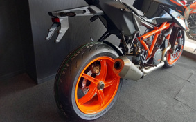 KTM 1290 SUPER DUKE R V3940