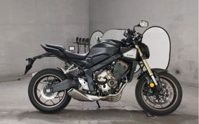 HONDA CB650R E-Clutch 2024 RH17