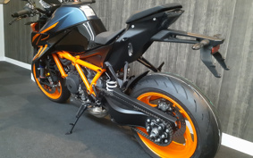KTM 1290S-DUKE-R V3940