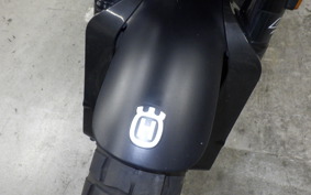 HUSQVARNA SVARTPILEN 250 2021