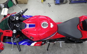 HONDA CBR1000RR R 2025 SC82