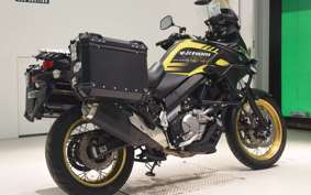 SUZUKI Vｽﾄﾛｰﾑ650XTA 2019