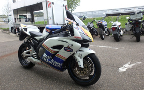 HONDA CBR1000RR 2004 SC57