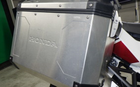HONDA CRF1100L AFRICA TWIN 2020 SD10