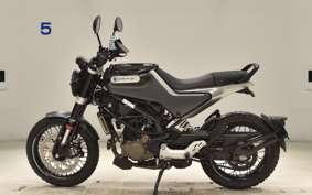 HUSQVARNA SVARTPILEN 125 2011