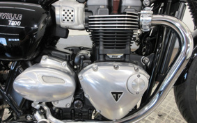 TRIUMPH BONNEVILLE T100 2017 DAD70G