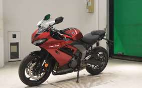 TRIUMPH DAYTONA660 2025
