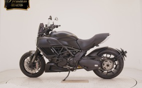 DUCATI DIAVEL 2015