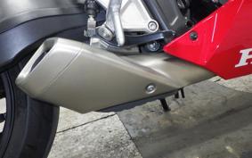 HONDA CBR650R E-Clutch 2025 RH17