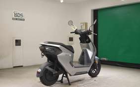 HONDA EM1 e: 2010 EF16