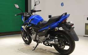SUZUKI GSR250