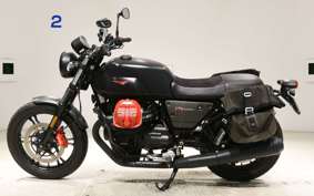 MOTO GUZZI V7 CARBON 2019