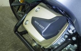 MOTO GUZZI V100 MANDELLO S 2023