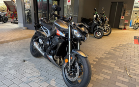 TRIUMPH TRIUMPH  STREET  TRIPLE RS 2025 HDA614