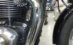 TRIUMPH BONNEVILLE T120 2025