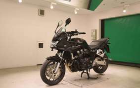 HONDA CB1300SB SUPER BOLDOR 2025 SC54