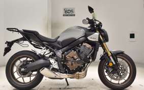 HONDA CB650R E-Clutch 2025 RH17