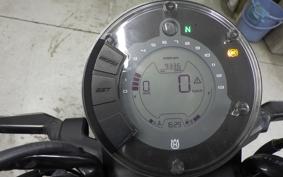 HUSQVARNA SVARTPILEN 401 2022