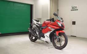 YAMAHA YZF-R15 2025