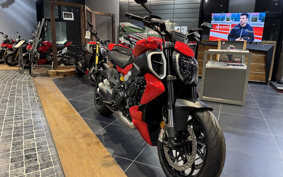DUCATI DIAVEL V4 2023