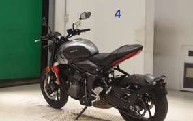 TRIUMPH TRIDENT 660 2021
