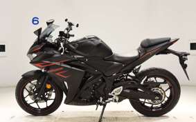 YAMAHA YZF-R25 RG10J
