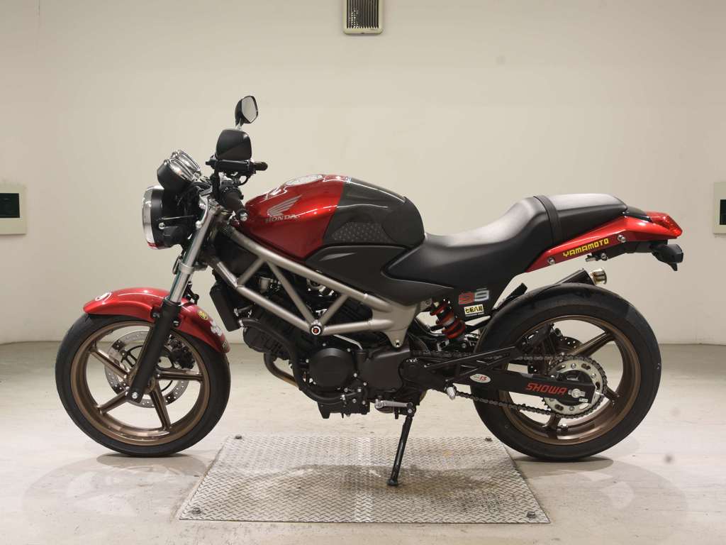 Фото Honda VTR 250 Gen. 2 2017 с японского аукциона