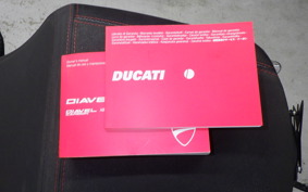 DUCATI DIAVEL Carbon 2012