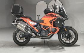 KTM 1290 SUPER ADVENTURE S 2025 V7940