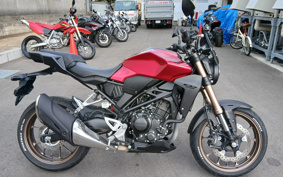 HONDA CB250R MC52