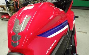 HONDA CBR650R E-Clutch 2025 RH17
