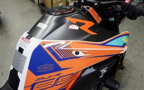 KTM 890 DUKE R 2022