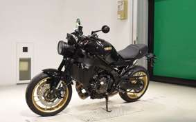 YAMAHA XSR900 2025