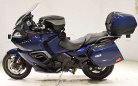 TRIUMPH TROPHY 1215 SE 2013
