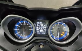 YAMAHA T-MAX 530 SX 2018 SJ15J