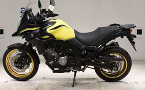 SUZUKI Vｽﾄﾛｰﾑ650XTA 2021 C733A