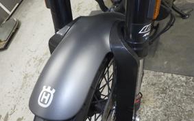 HUSQVARNA SVARTPILEN 401 2022