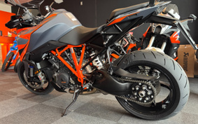 KTM 1290 SUPER DUKE GT V6940