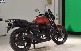 MOTO GUZZI V7 STONE 2023