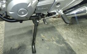 SUZUKI GSR250S