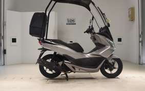 HONDA PCX150-2ﾔﾈﾂｷ KF18