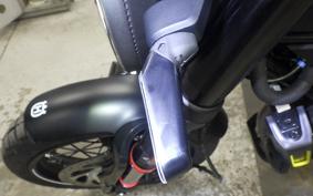 HUSQVARNA SVARTPILEN 125 2025